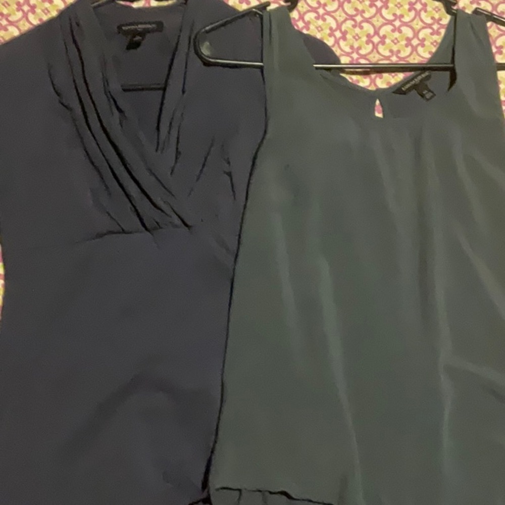 Banana republic lot of 2 tops size XS